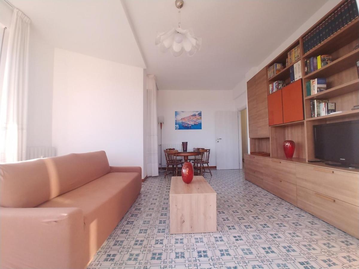 Apartmán Super Vista Al Grattacielo Di Lavagna Exteriér fotografie