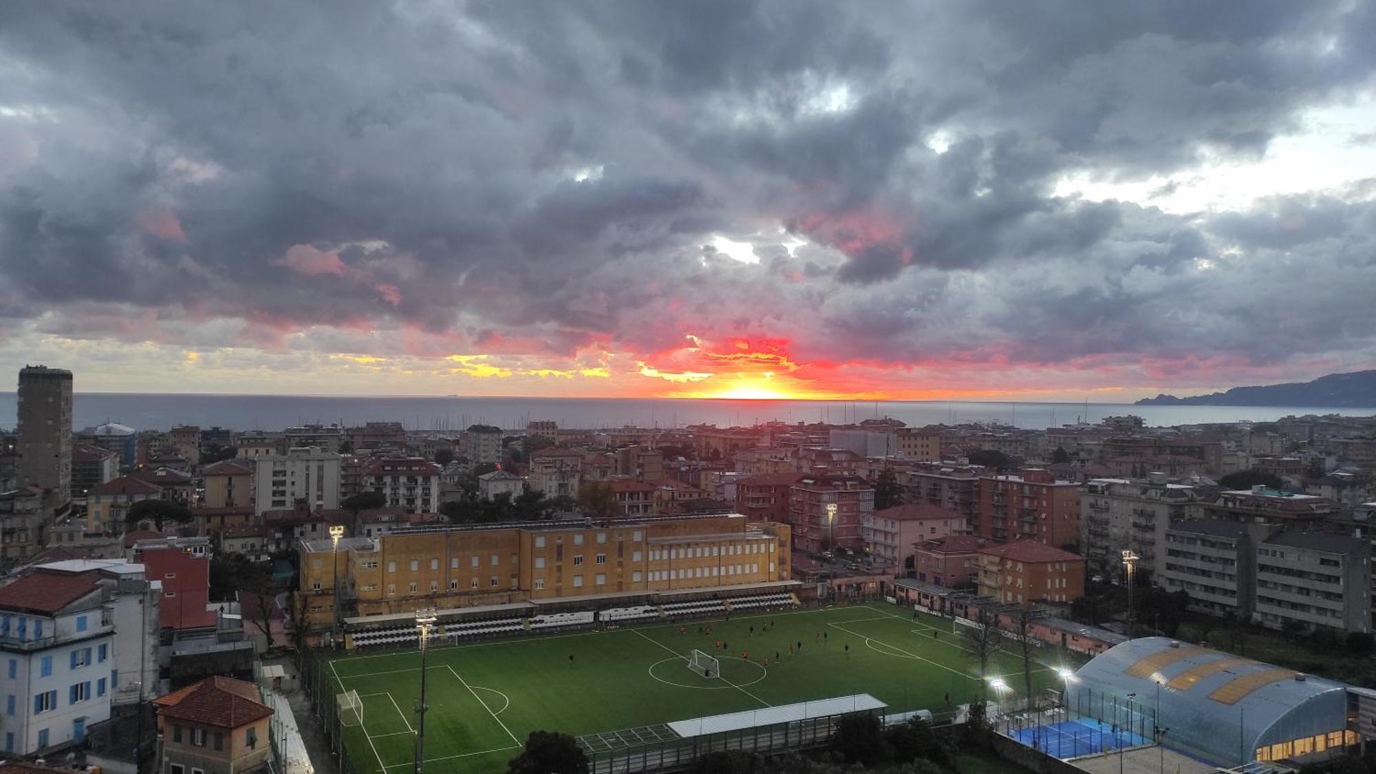 Apartmán Super Vista Al Grattacielo Di Lavagna Exteriér fotografie