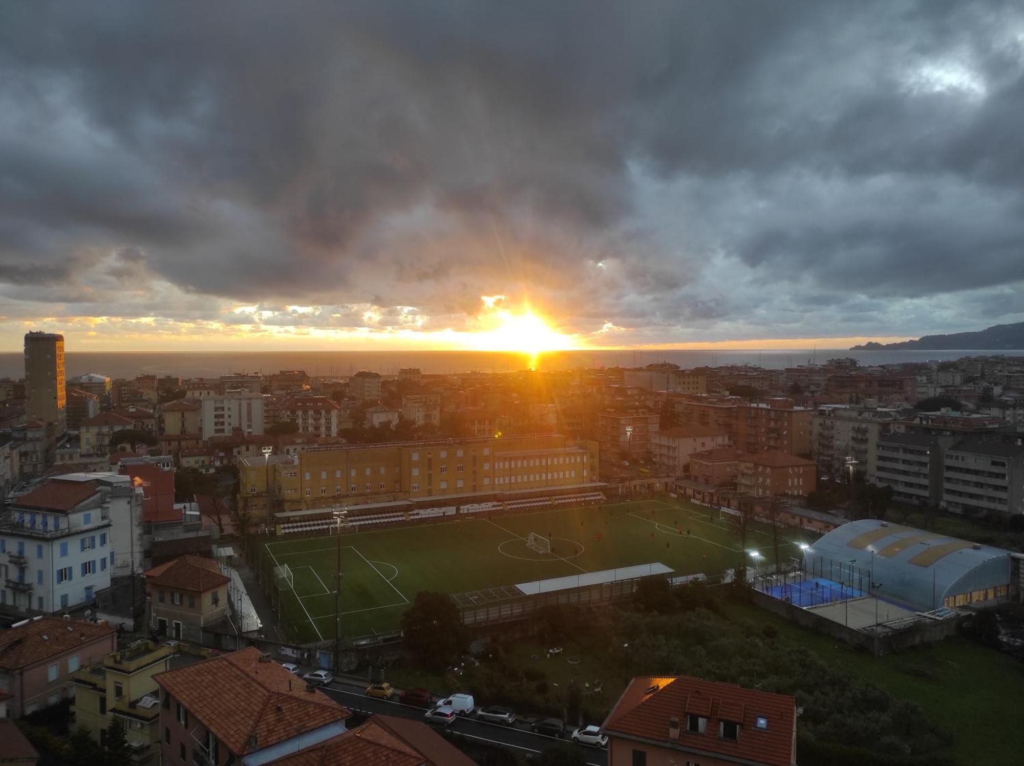 Apartmán Super Vista Al Grattacielo Di Lavagna Exteriér fotografie
