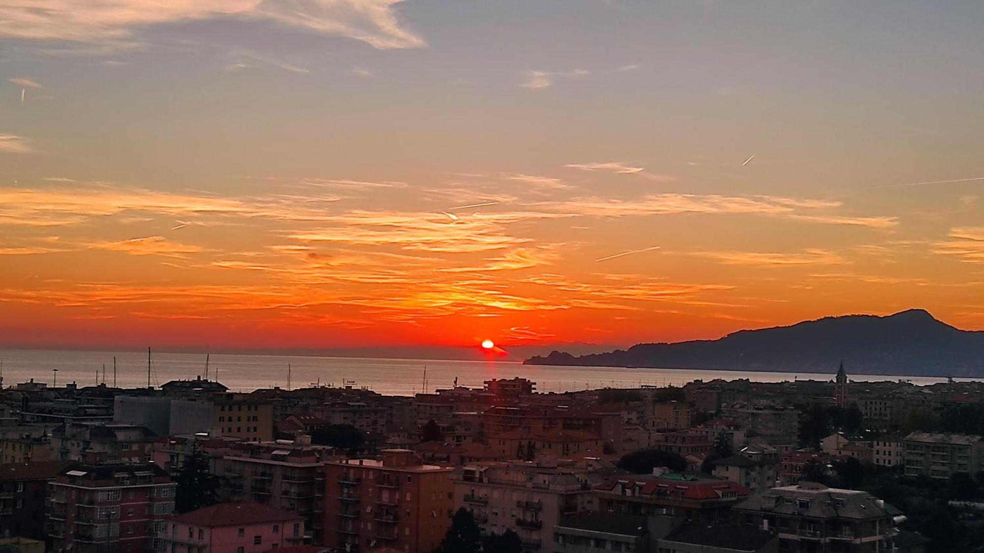 Apartmán Super Vista Al Grattacielo Di Lavagna Exteriér fotografie